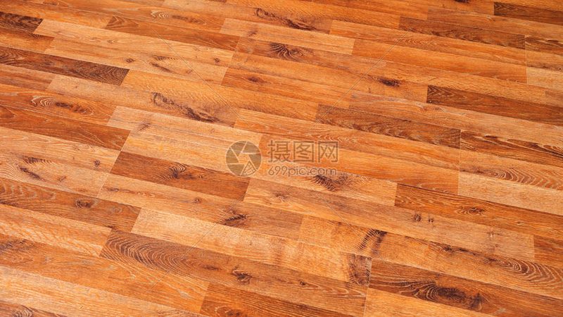 白色烤漆原木门怎么选